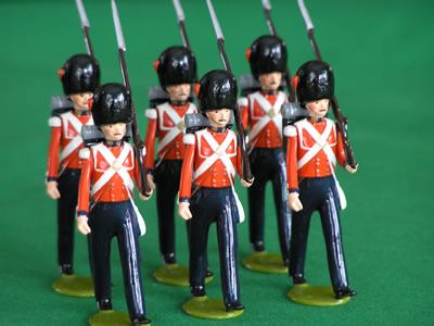 Figurines & Statuettes